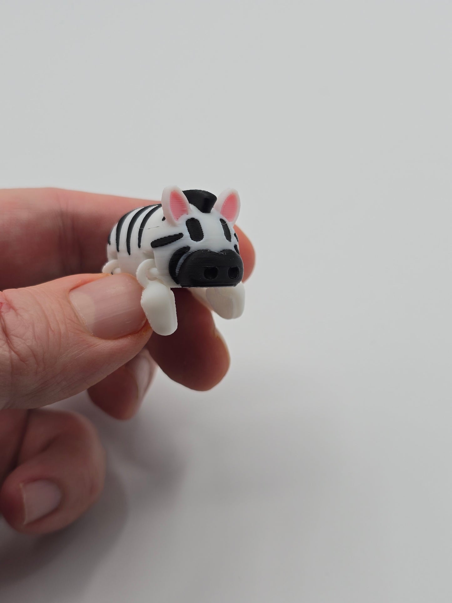 Mini Articulated Zebra Figure – Pocket-Size Desk & Shelf Decor