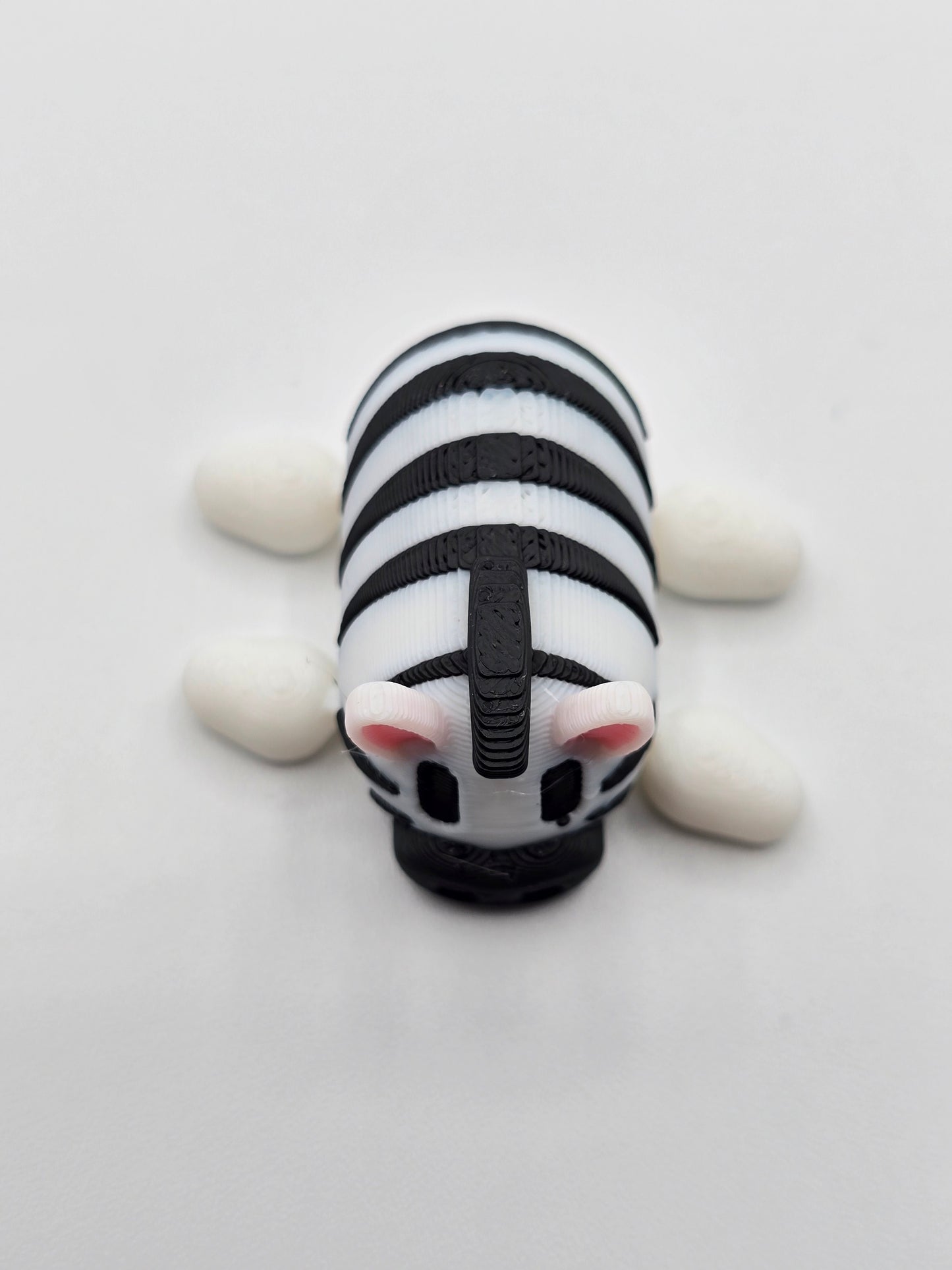 Mini Articulated Zebra Figure – Pocket-Size Desk & Shelf Decor