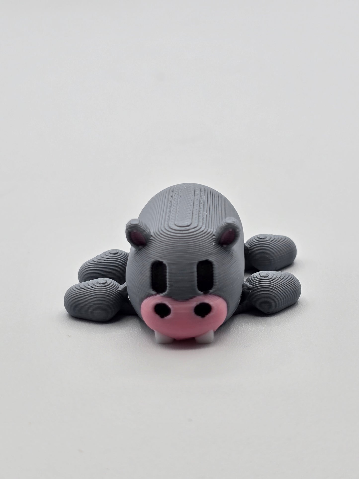 Mini Articulated Hippo Figure – Pocket-Size Desk & Shelf Decor
