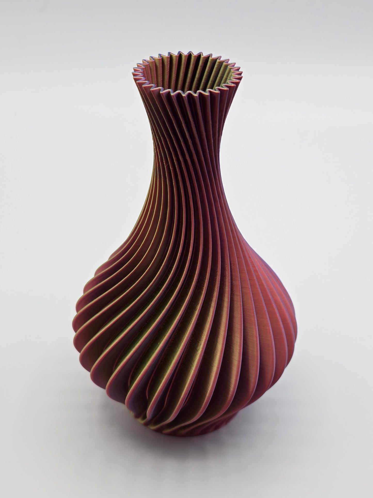 Organic Swirl Vase – Modern 3D Printed Decor