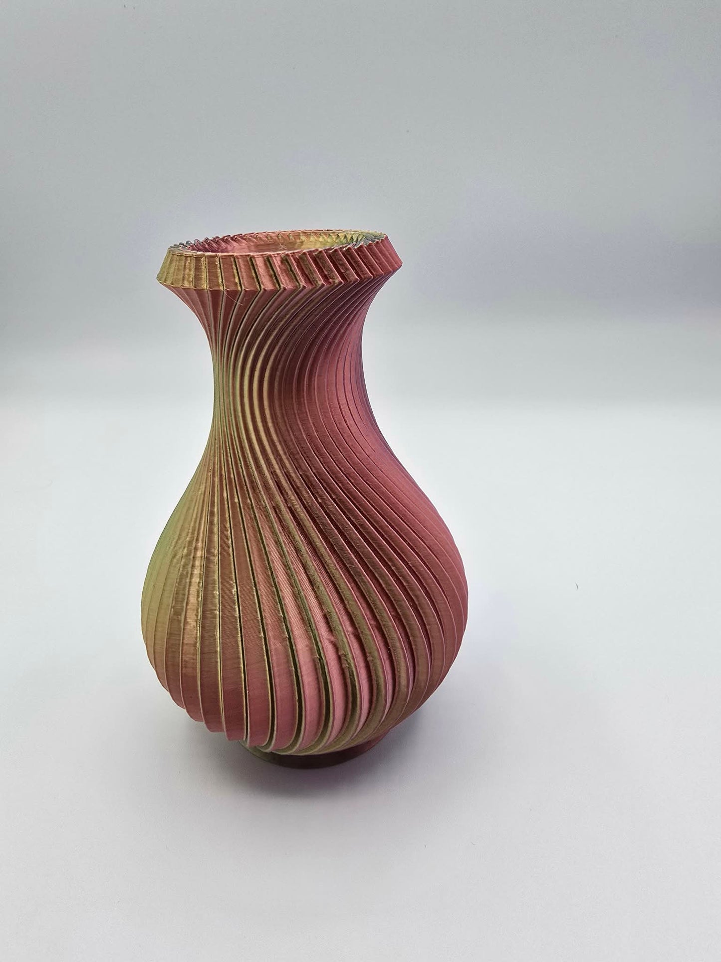Twist Ribbed Vase – Modern 3D Printed Decor