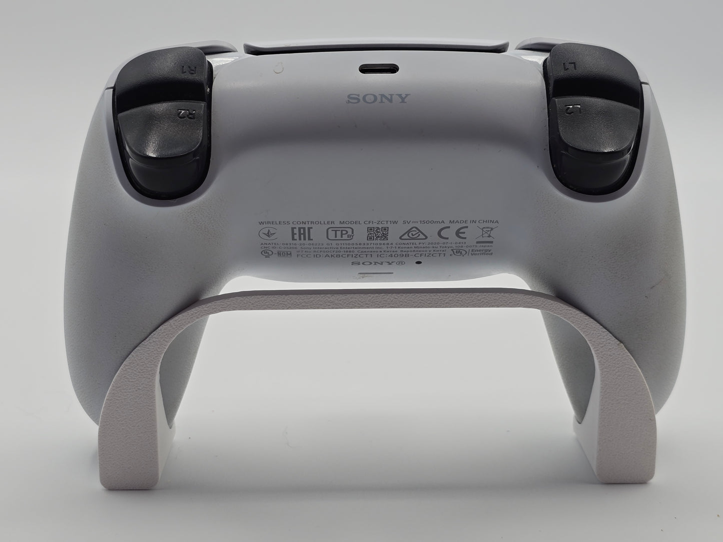 Invisible PS5 DualSense Controller Stand – Minimalist Desk Display