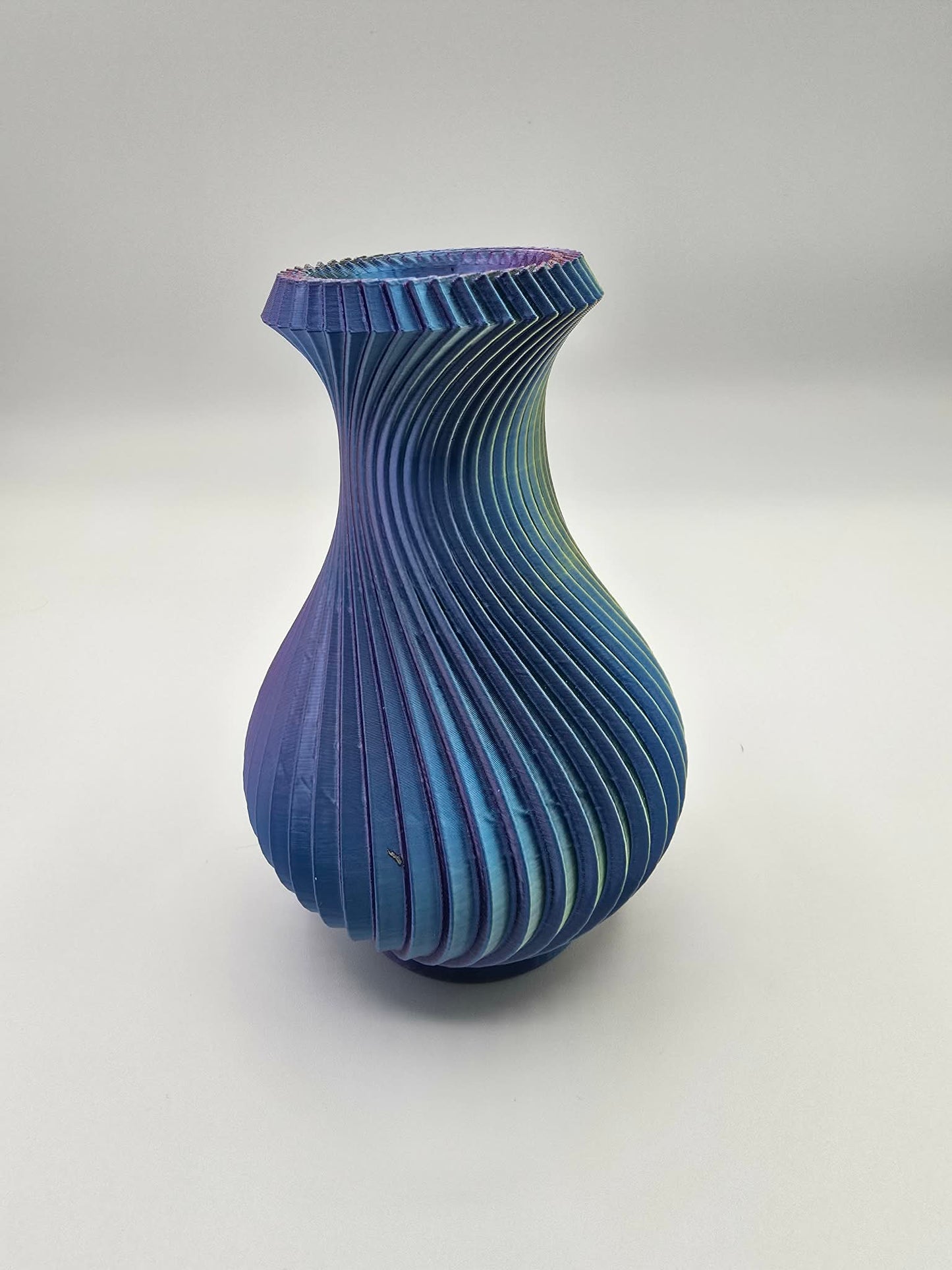 Twist Ribbed Vase – Modern 3D Printed Decor