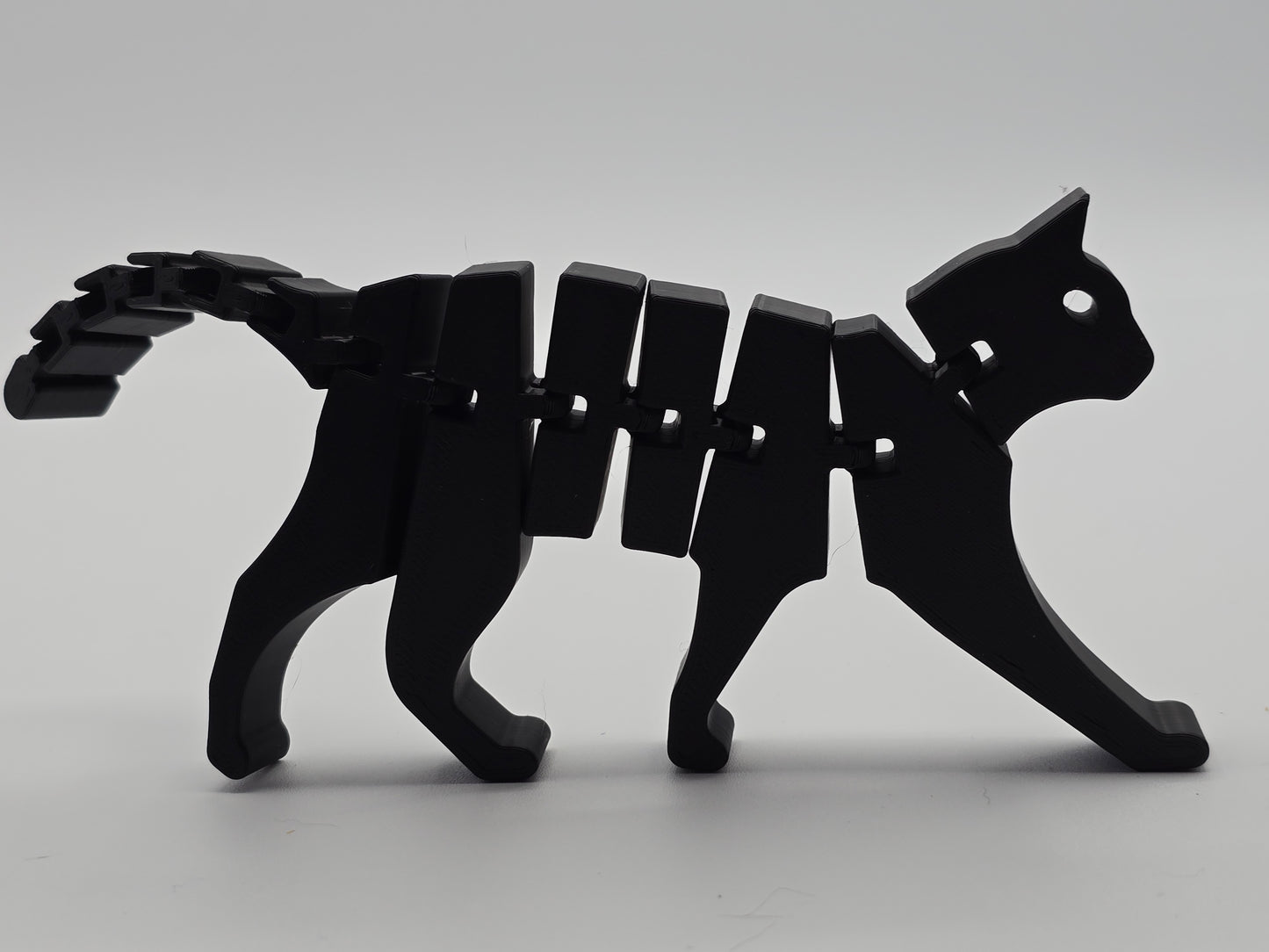 Flexible Articulated Cat Figure – Posable Desk & Shelf Decor